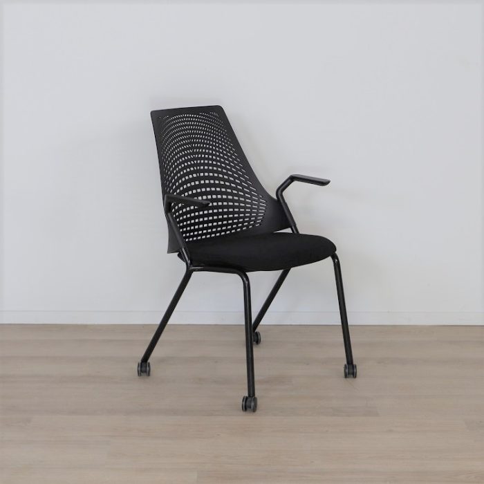 Konferencens formand Sayl | HERMAN MILLER Konferencens formand Sayl