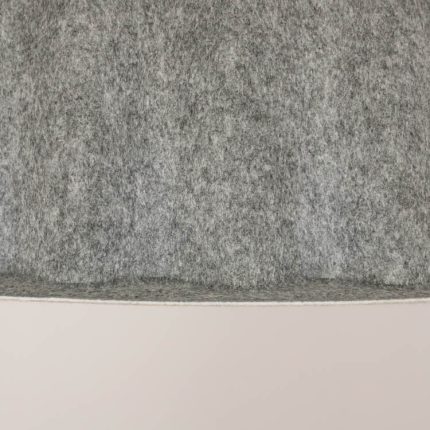 Under klokke-loftslampen