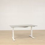 Elektriskt höj- och sänkbart skrivbord Rodulf