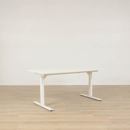 Elektriskt höj- och sänkbart skrivbord 160 cm