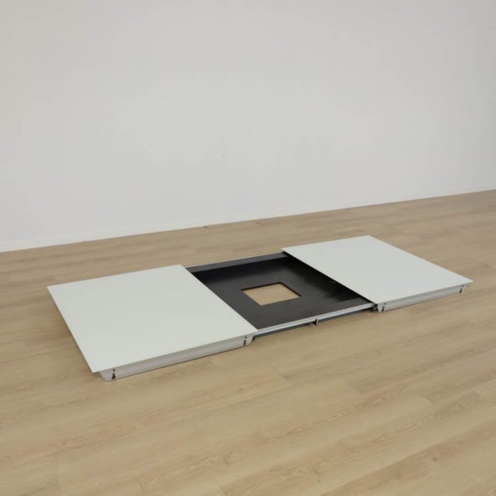 Whiteboard med integrerad monitorfunktion