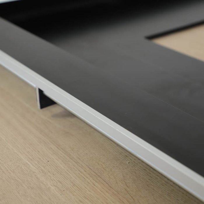 Whiteboard med integrerad monitorfunktion