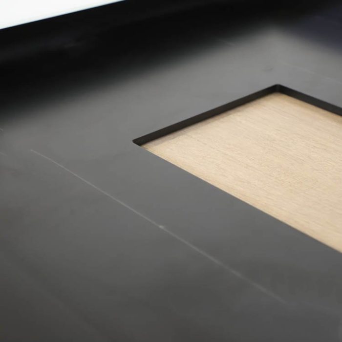 Whiteboard med integrerad monitorfunktion