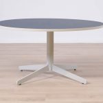 Rundt sofabord med fjer