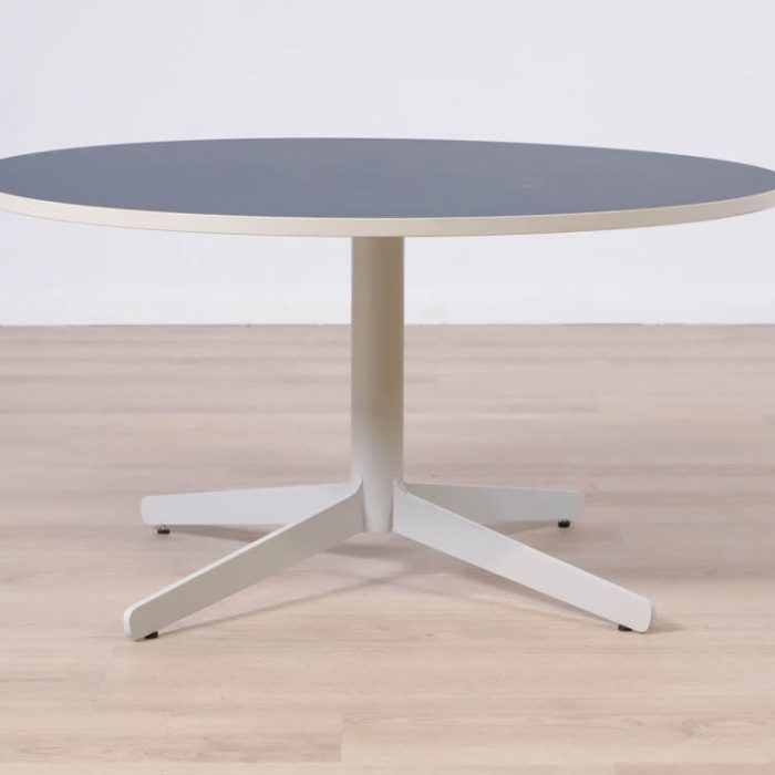 Rundt sofabord med fjer