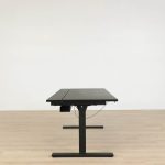 Elektriskt höj- och sänkbart skrivbord Snitsa Slide