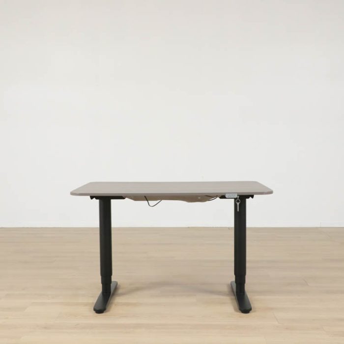 Elektrisk højdejusterbart skrivebord med skrivebordsskærm Bekant