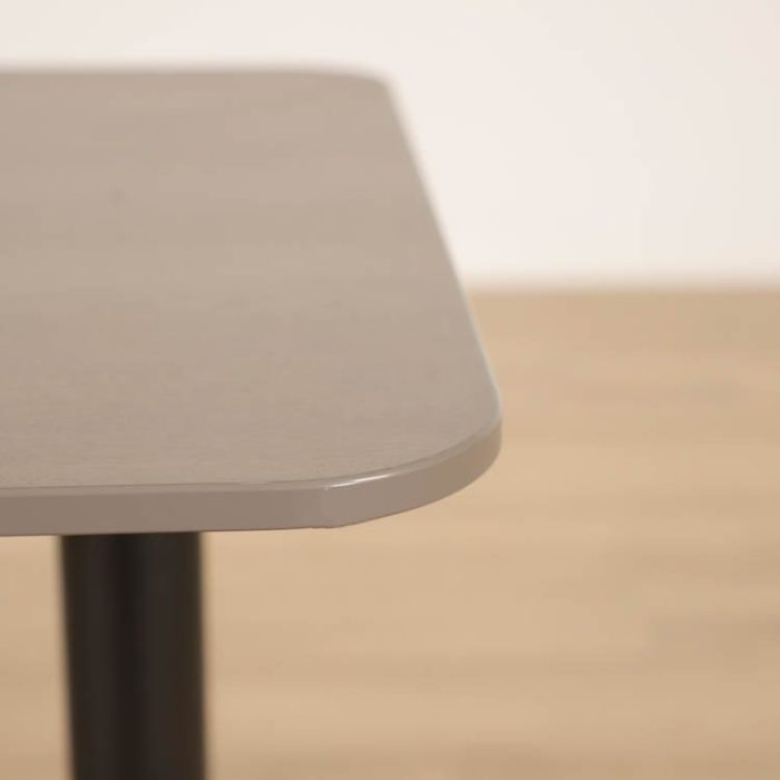 Elektrisk højdejusterbart skrivebord med skrivebordsskærm Bekant