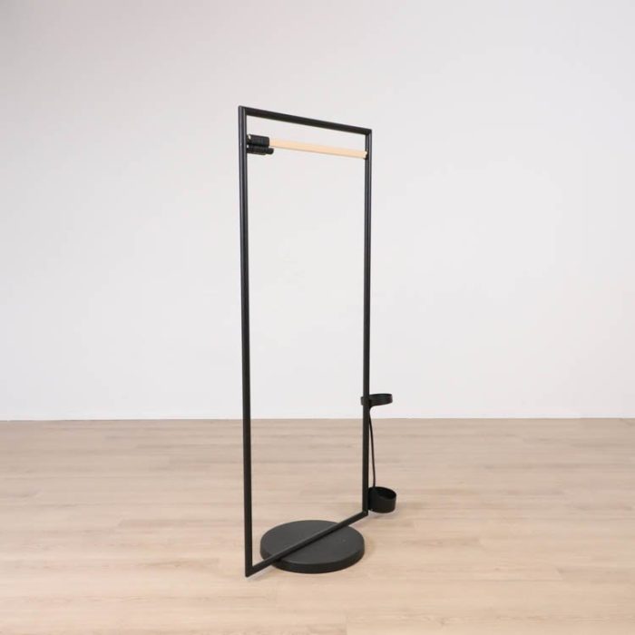 Svart Klädhängare Add | LAMMHULTS Svart Klädhängare Add