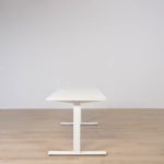 Elektriskt höj- och sänkbart skrivbord