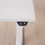 Elektriskt höj- och sänkbart skrivbord