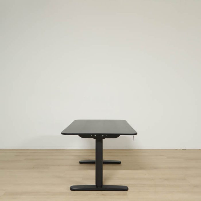 Elektrisk højdejusterbart skrivebord Bekant