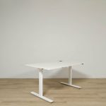 Elektrisk højdejusterbart skrivebord