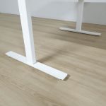 Elektrisk højdejusterbart skrivebord