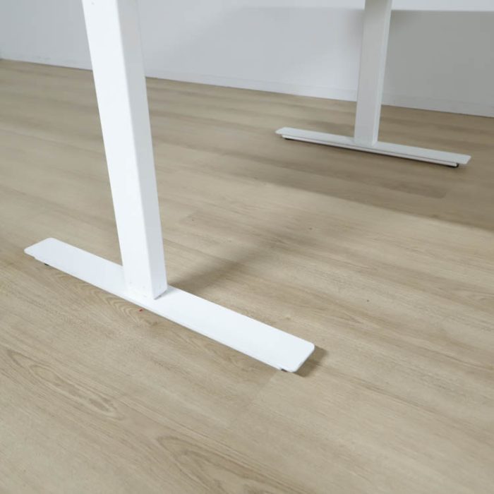 Elektrisk højdejusterbart skrivebord