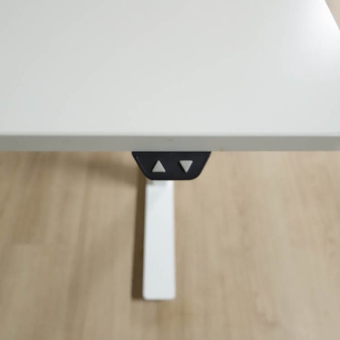 Elektrisk højdejusterbart skrivebord