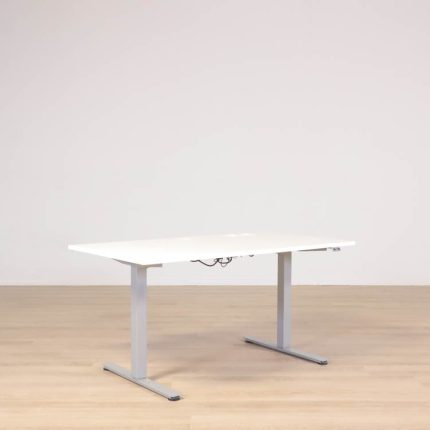 Izi Pro elektrisk højdejusterbart skrivebord