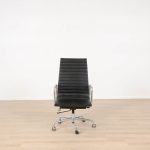 Kontorstol inspireret af EA 119 VITRA