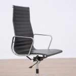 Kontorstol inspireret af EA 119 VITRA