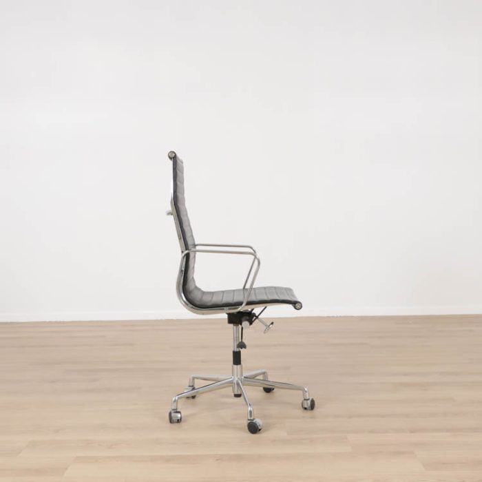 Kontorstol inspireret af EA 119 VITRA
