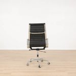 Kontorstol inspireret af EA 119 VITRA