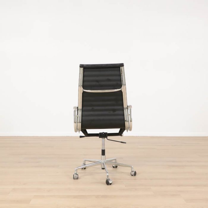 Kontorstol inspireret af EA 119 VITRA