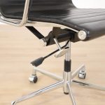 Kontorstol inspireret af EA 119 VITRA