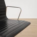 Kontorstol inspireret af EA 119 VITRA