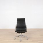 Kontorstol inspireret af EA 119 VITRA