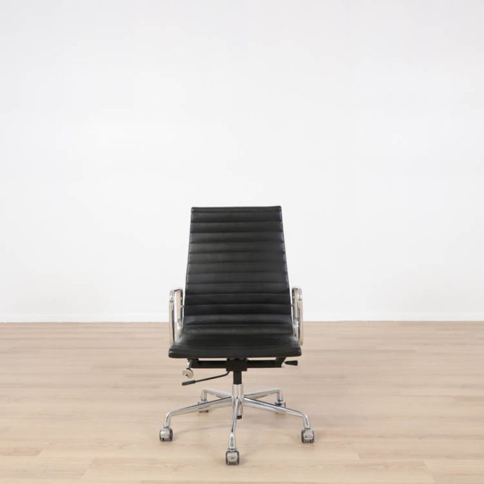 Kontorstol inspireret af EA 119 VITRA