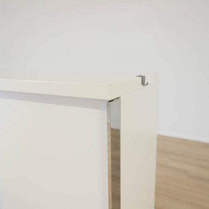 Opbevaring i skydedør