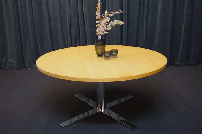 Mötesbord Centrum D135 | MATERIA Mötesbord Centrum D135