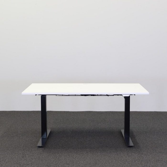 Höj- & Sänkbara Skrivbord VÄLKÄNDA VARUMÄRKEN Höj- & Sänkbara Skrivbord VÄLKÄNDA VARUMÄRKEN